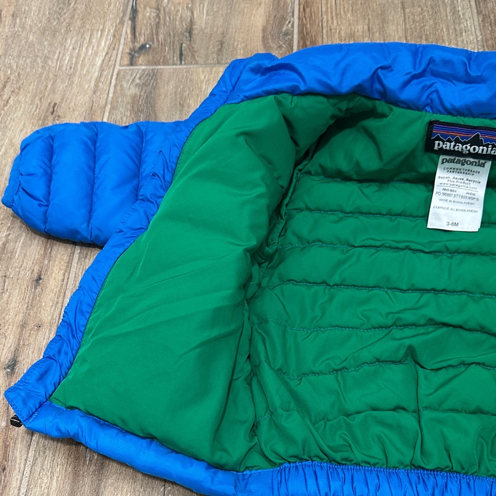 Patagonia Baby Down Sweater Blue Puffer Jacket with Green Zippers 3-6 Months - Picture 8 of 12